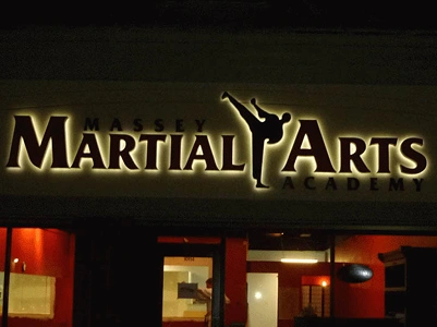 Why Your Shop’s First Impression Starts with Its Signboard